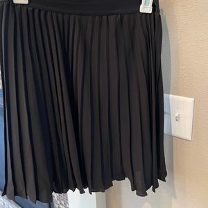 Cute Express black ruffle skirt